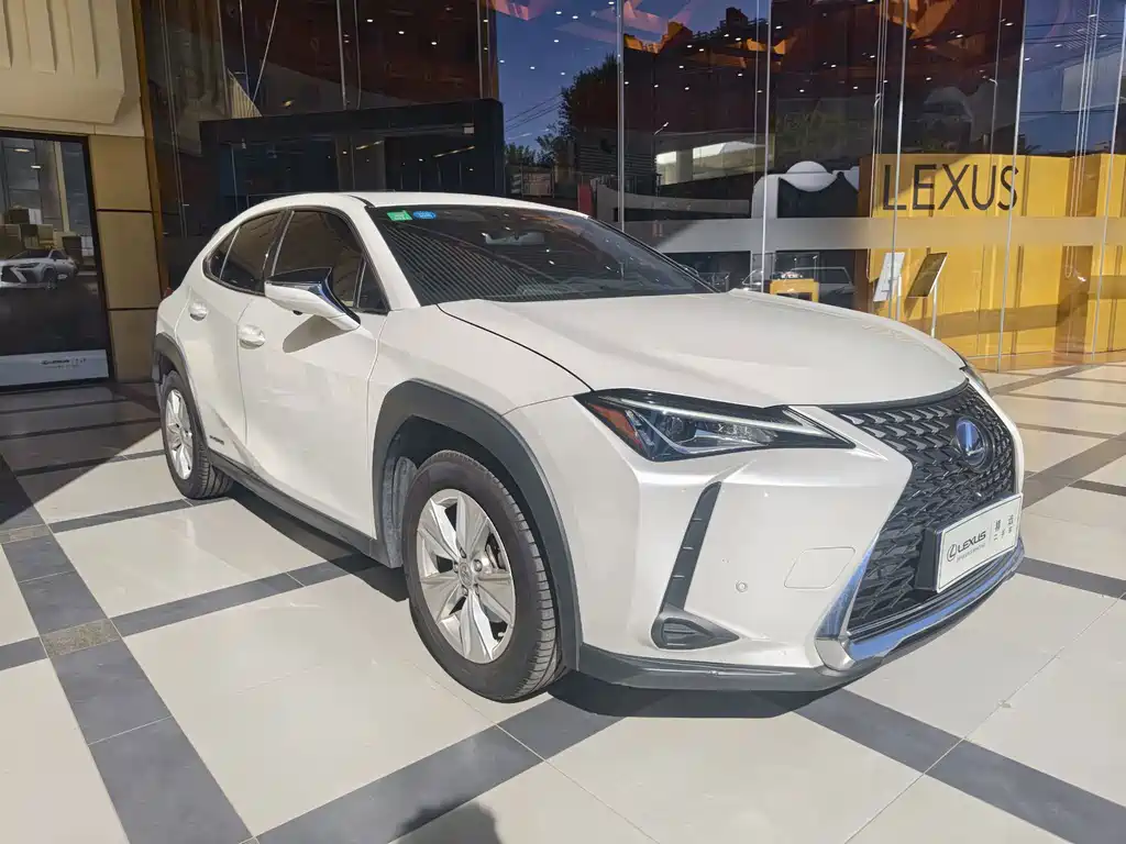 Lexus UX — фото 13