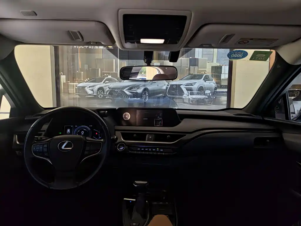 Lexus UX — фото 9