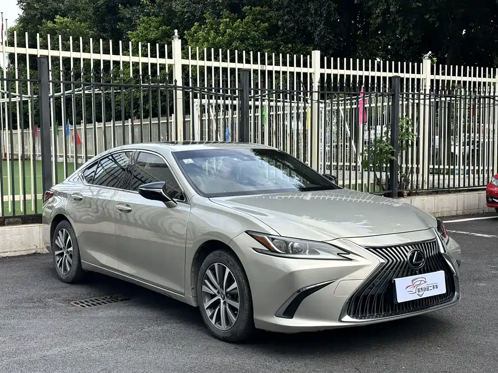 Lexus ES — фото 3