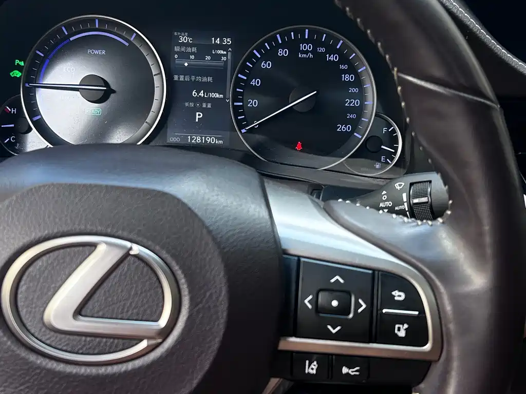 Lexus ES — фото 14