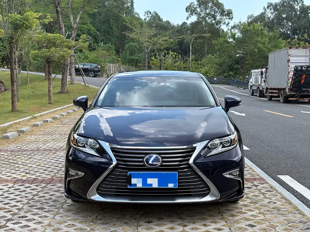 Lexus ES — фото 3