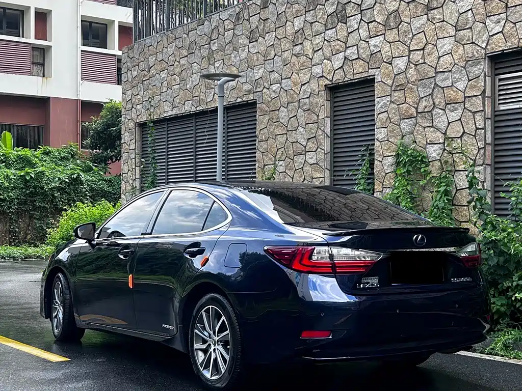 Lexus ES — фото 4