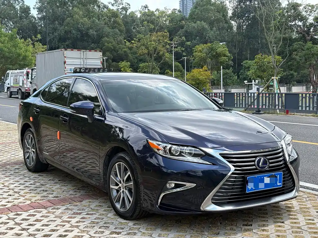 Lexus ES — фото 5