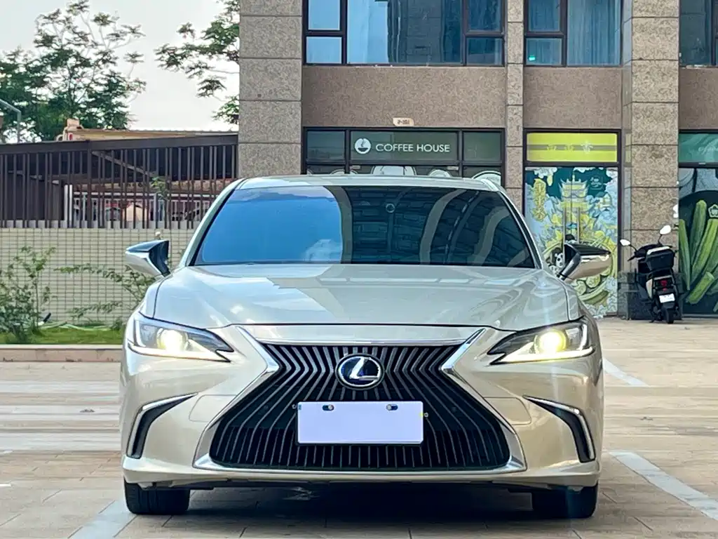 Lexus ES — фото 2