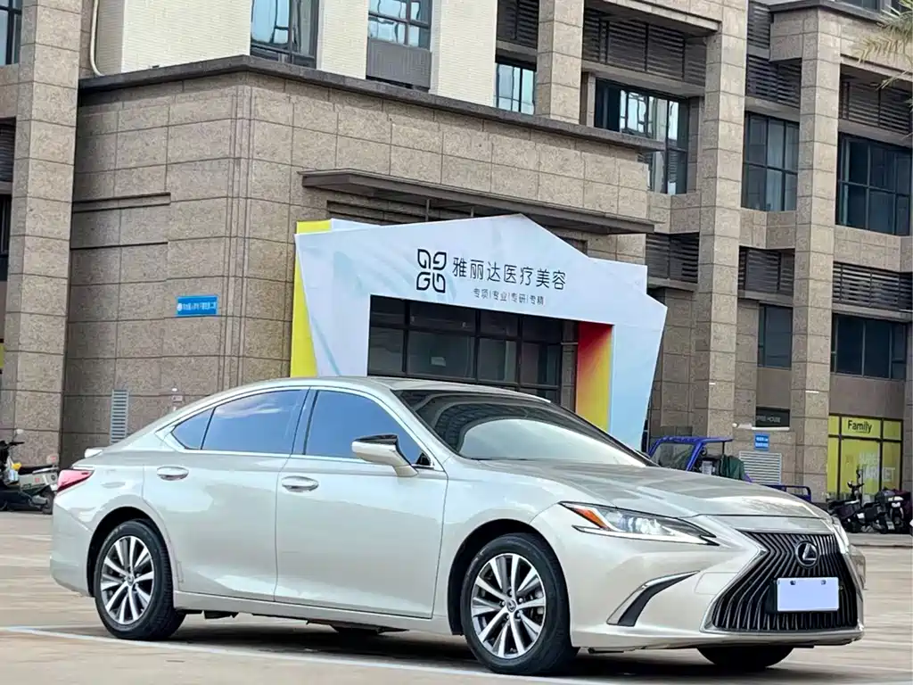 Lexus ES — фото 3
