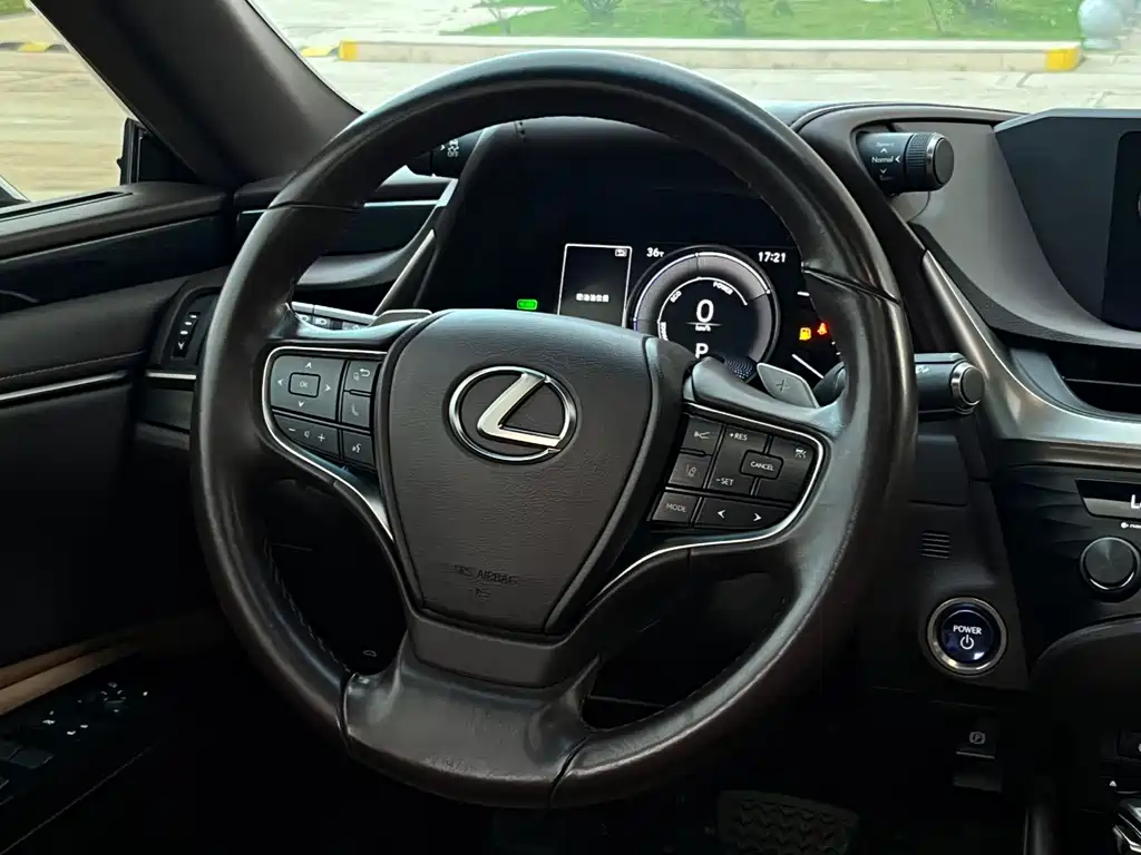 Lexus ES — фото 10