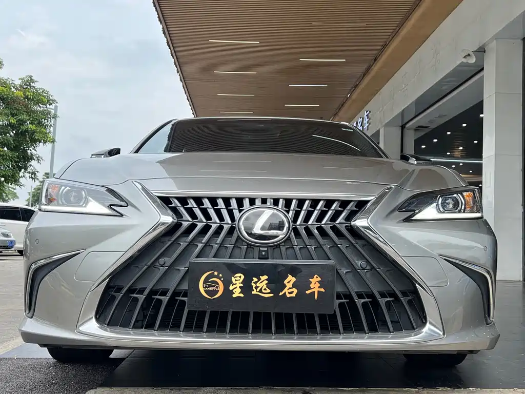 Lexus ES — фото 2