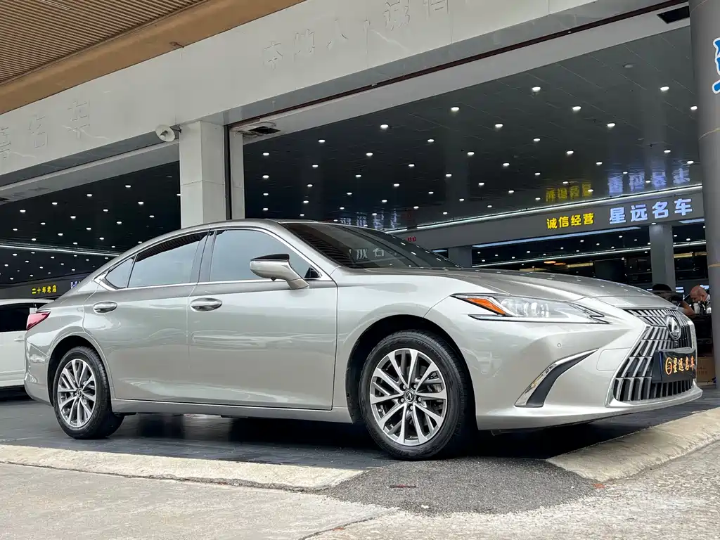 Lexus ES — фото 3