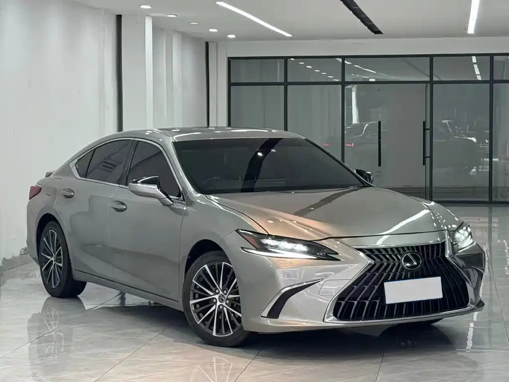 Lexus ES — фото 3