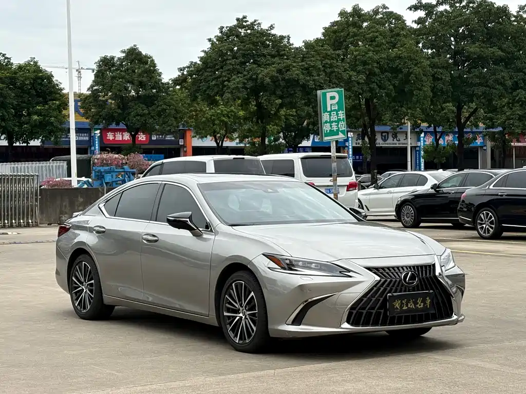 Lexus ES — фото 3
