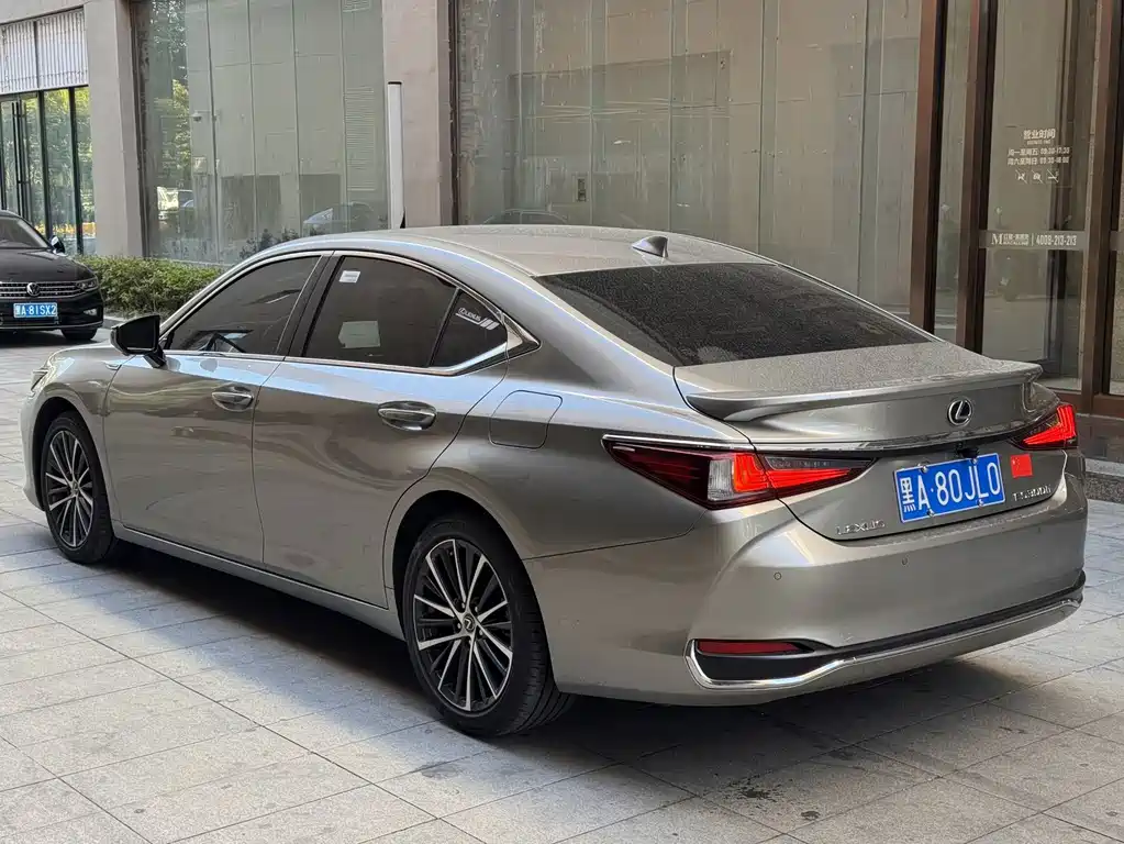 Lexus ES — фото 6