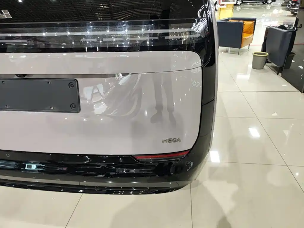 Li Auto Li MEGA — фото 8