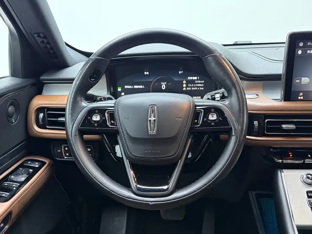 Lincoln Aviator — фото 14
