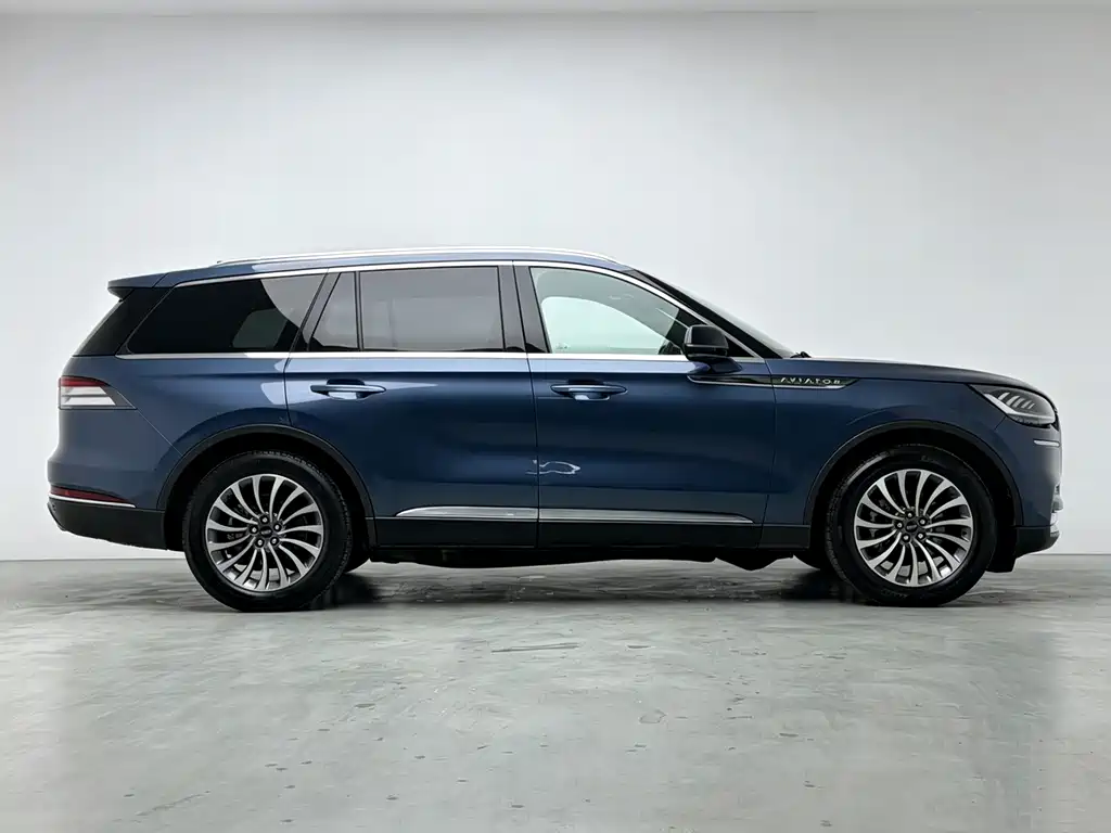 Lincoln Aviator — фото 18