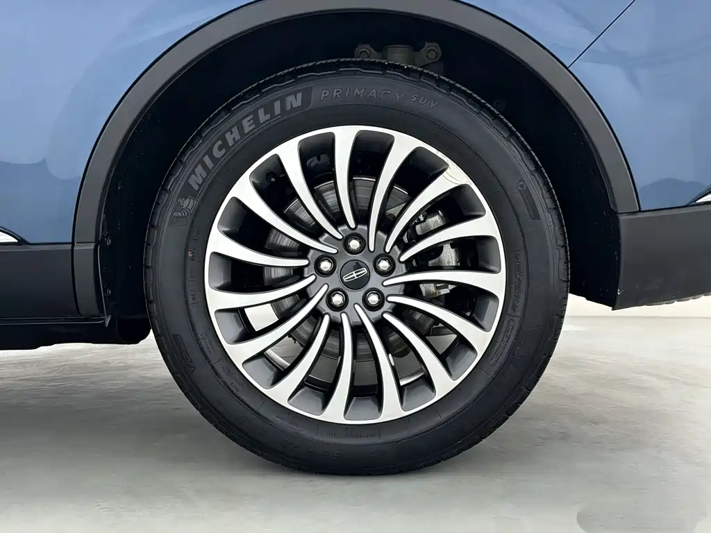 Lincoln Aviator — фото 19