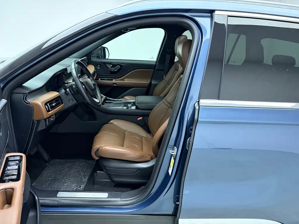 Lincoln Aviator — фото 10