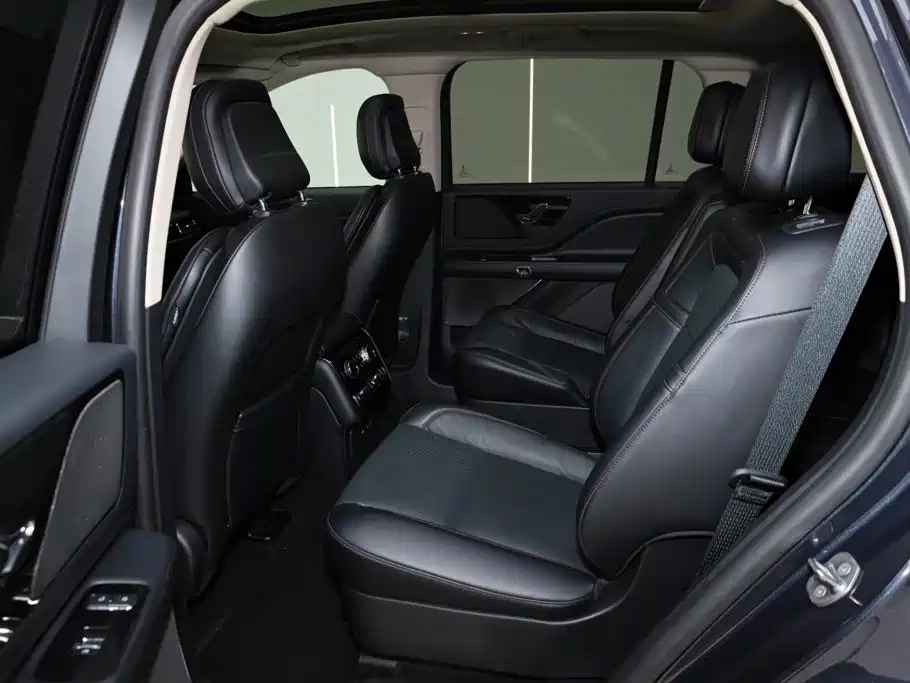 Lincoln Aviator — фото 13