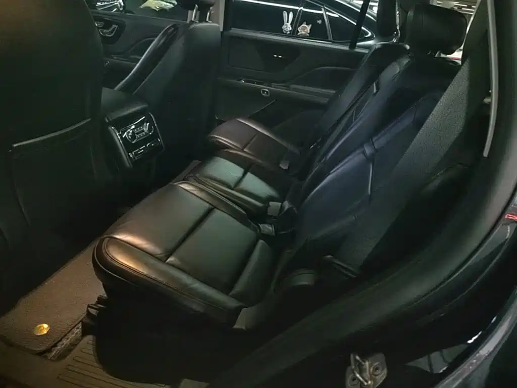 Lincoln Aviator — фото 17