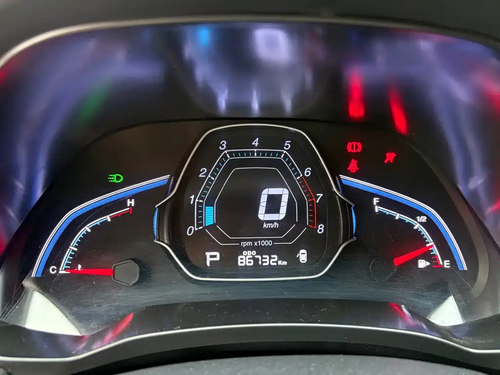Luxgen U5 SUV — фото 14