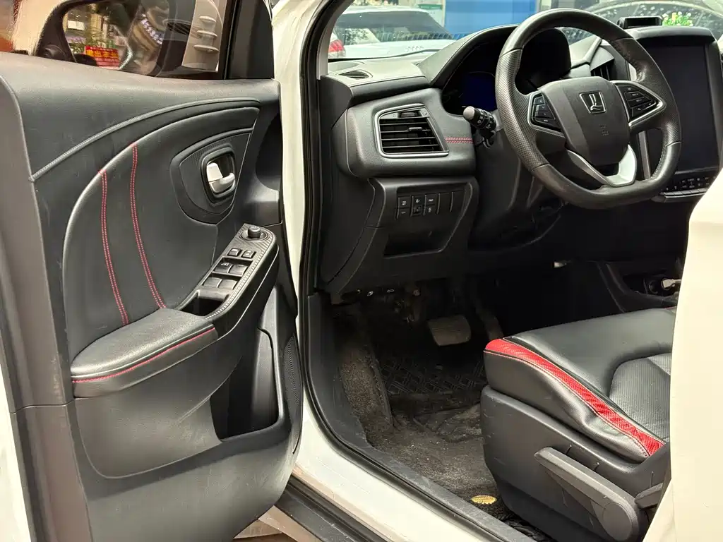 Luxgen U5 SUV — фото 20