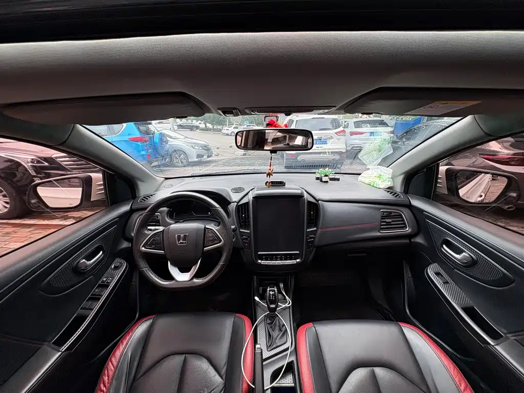 Luxgen U5 SUV — фото 8