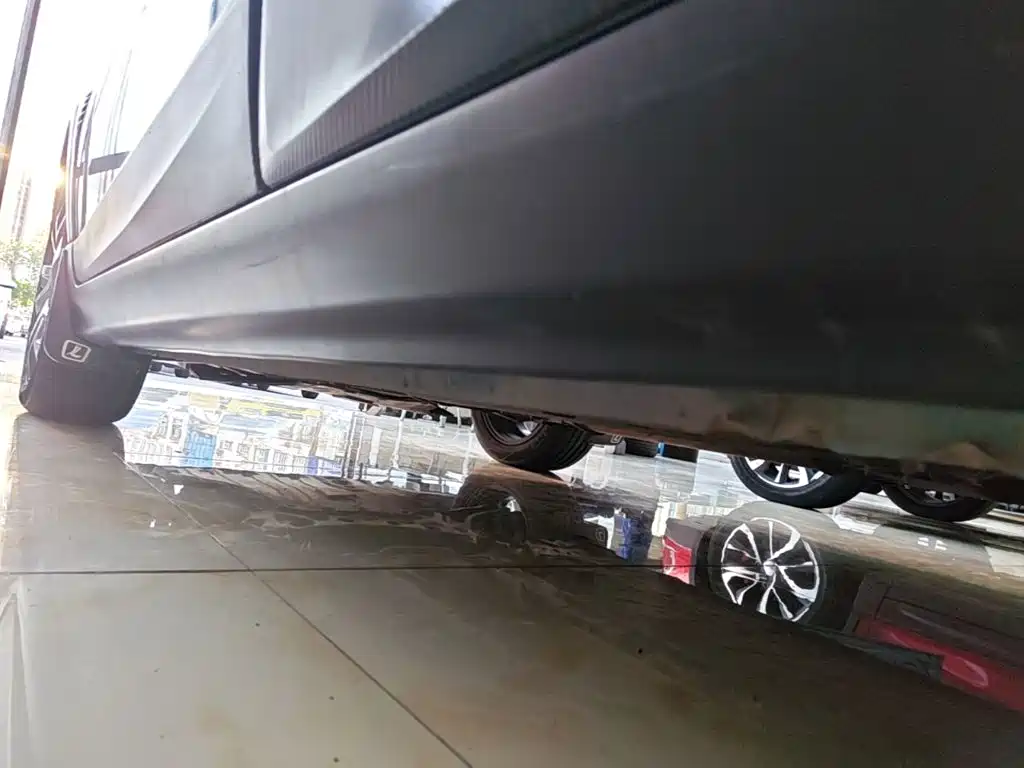 Luxgen U5 SUV — фото 22