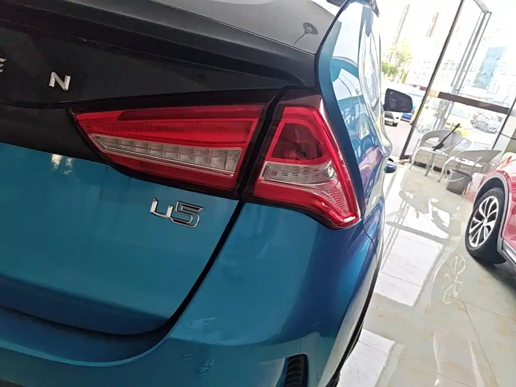 Luxgen U5 SUV — фото 8
