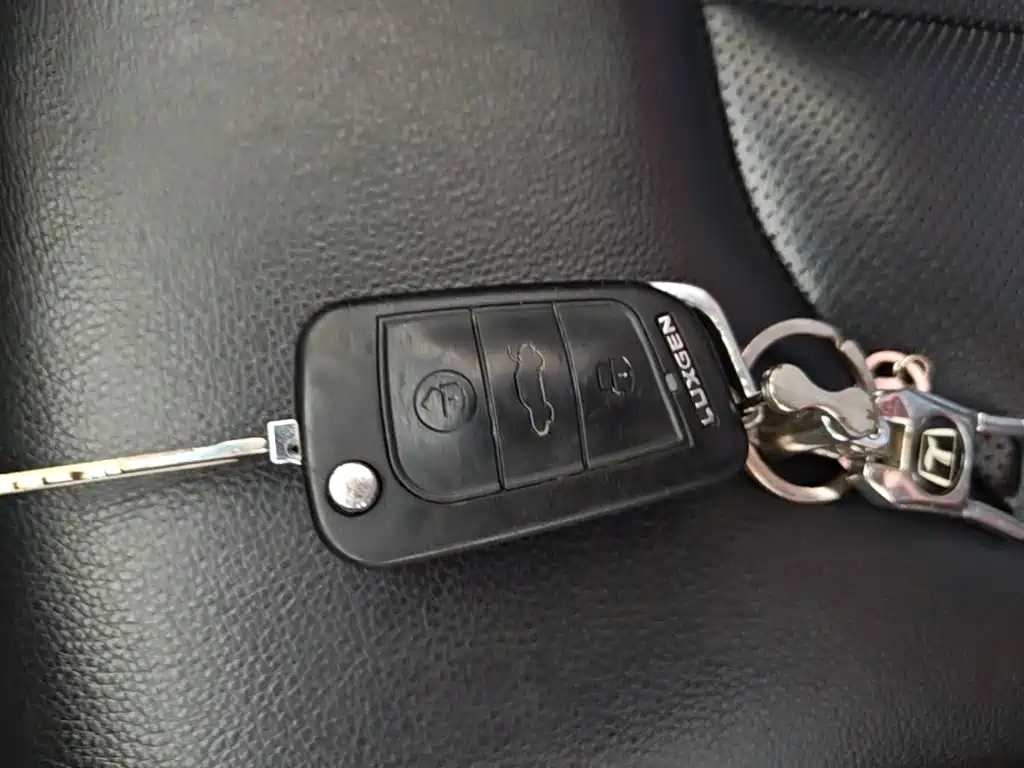 Luxgen U5 SUV — фото 9