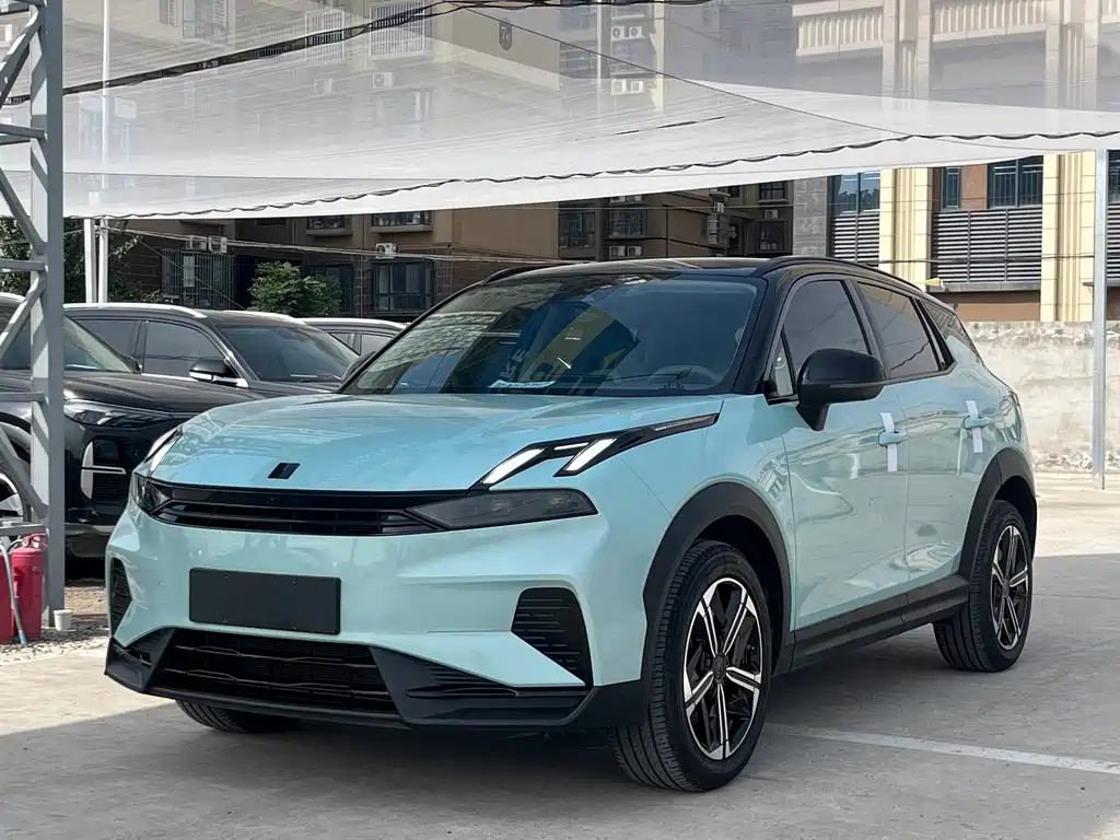 Lynk & Co 06 EM-P
