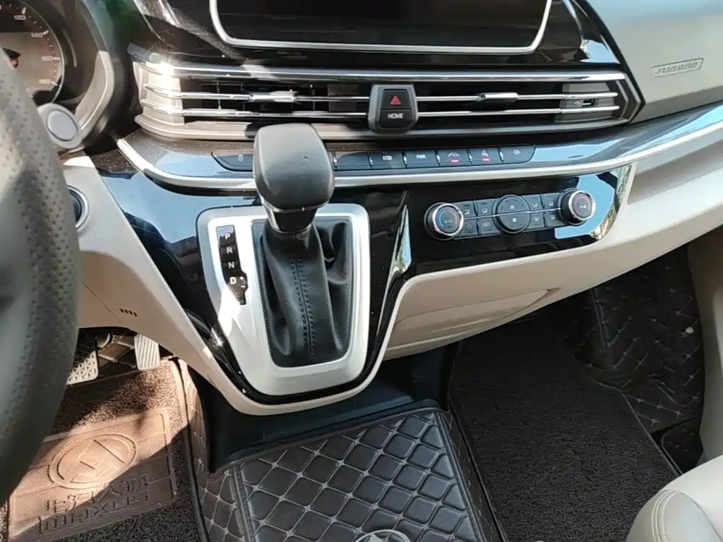 MAXUS V100 RV — фото 14