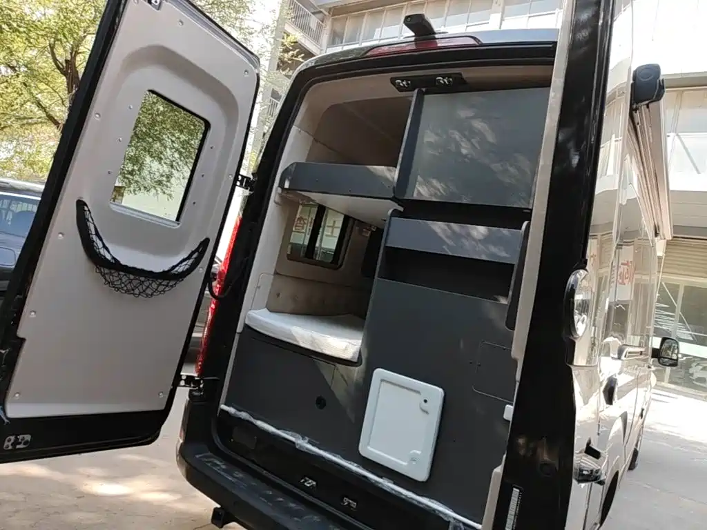 MAXUS V100 RV — фото 19