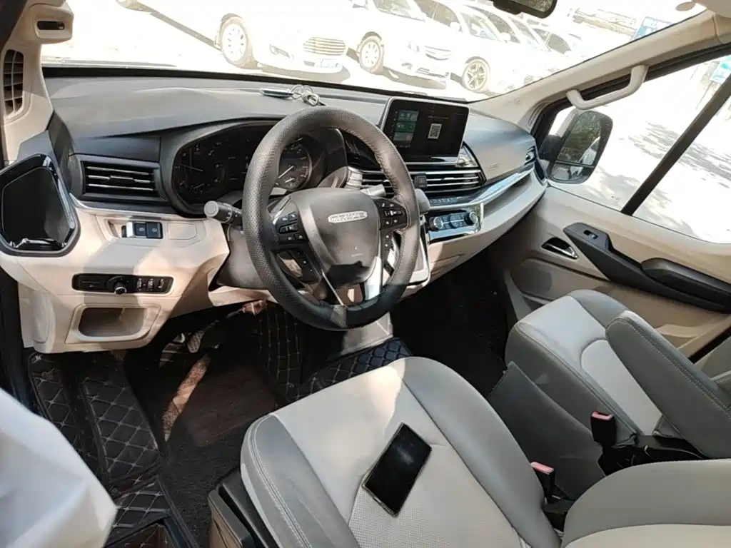 MAXUS V100 RV — фото 10