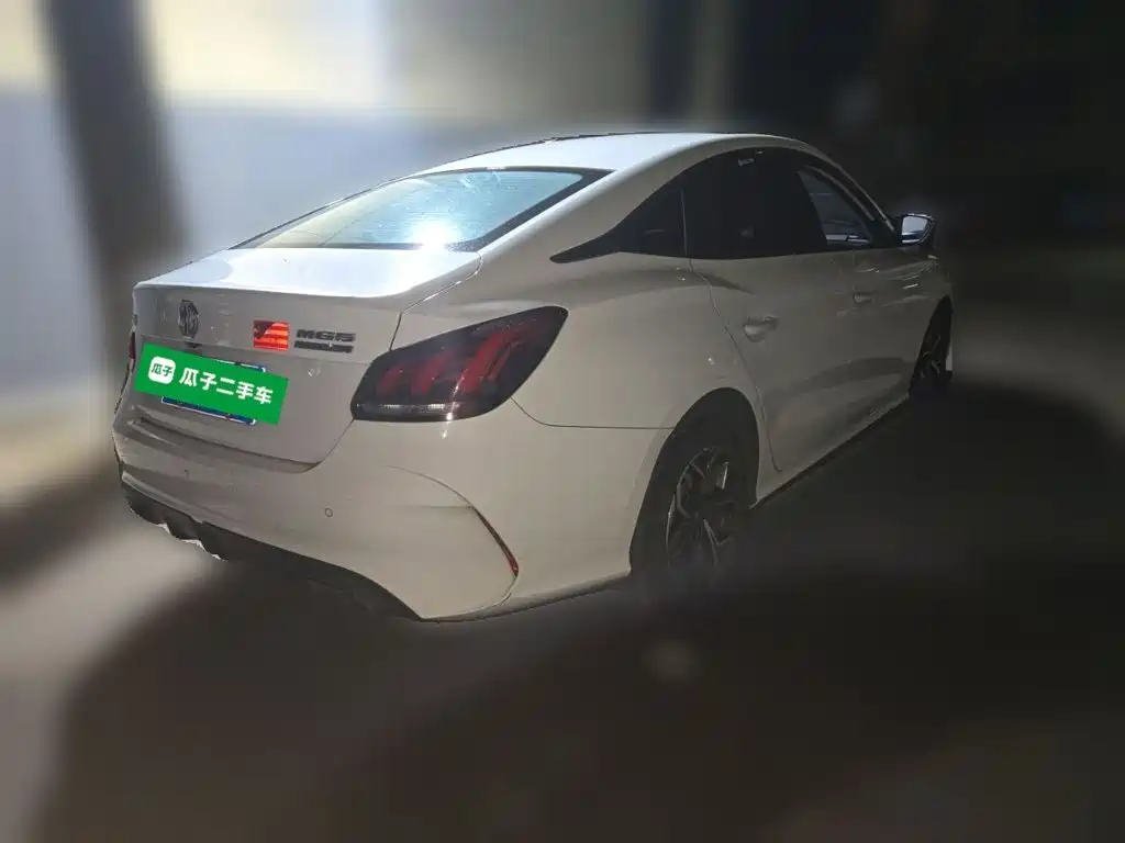 MG MG5 — фото 4