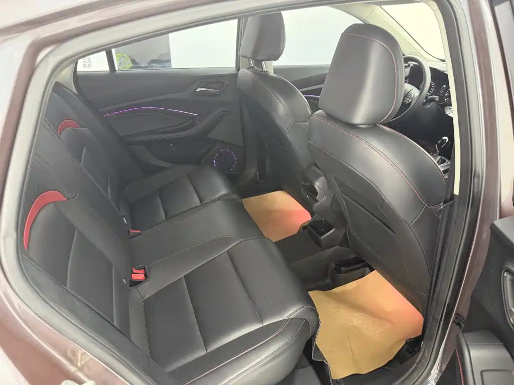 MG MG5 — фото 6