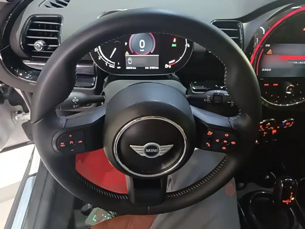 MINI Mini Clubman — фото 11