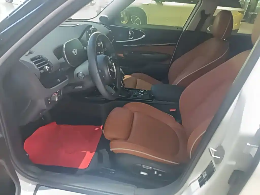 MINI Mini Clubman — фото 15