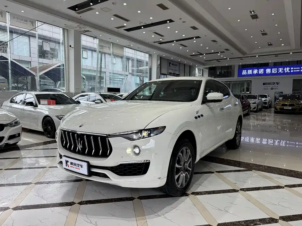 Maserati Levante — фото 2