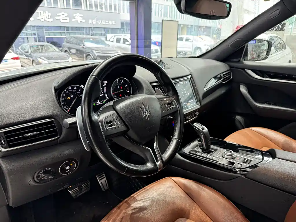 Maserati Levante — фото 7