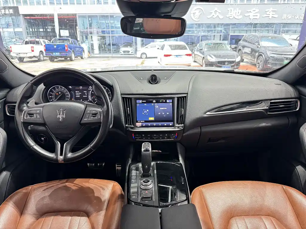 Maserati Levante — фото 8