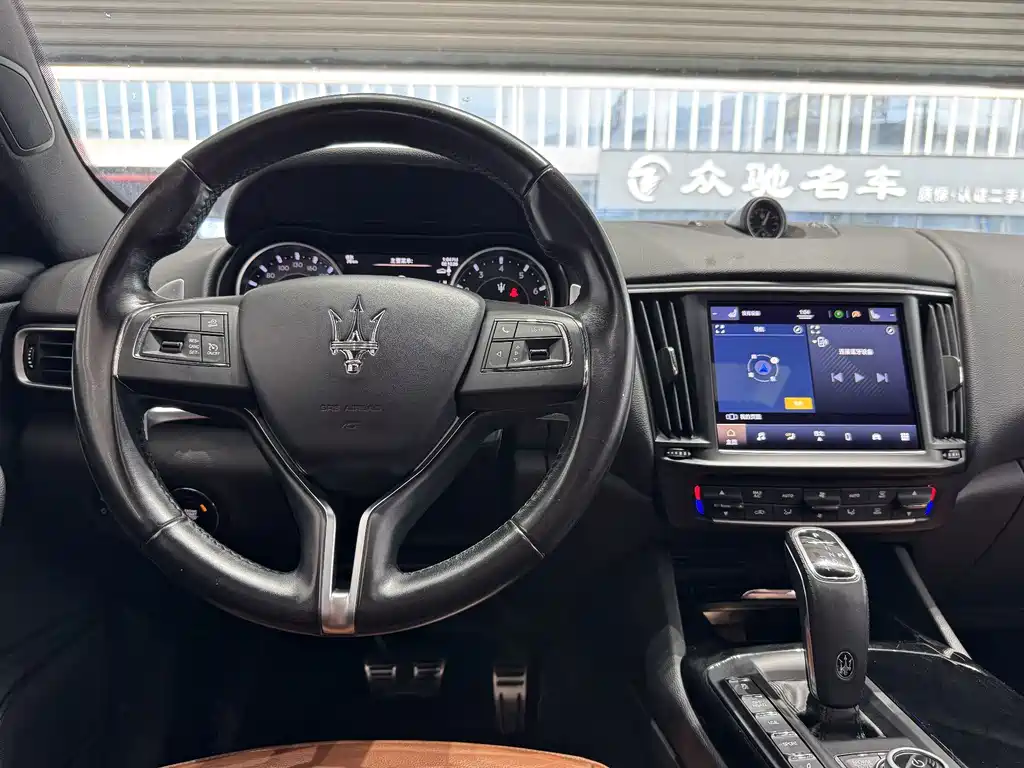 Maserati Levante — фото 9