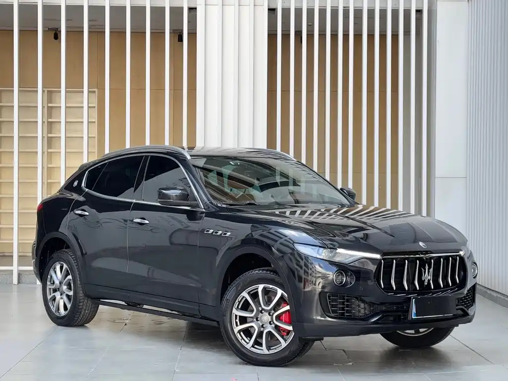 Maserati Levante — фото 3