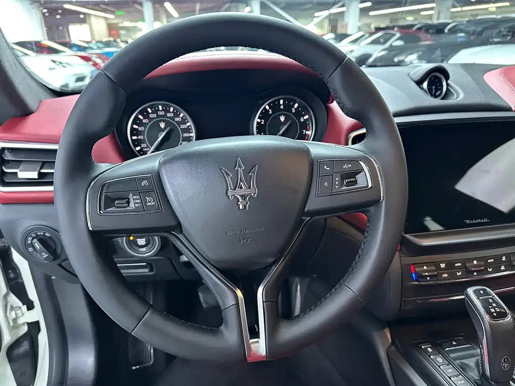Maserati Ghibli — фото 6
