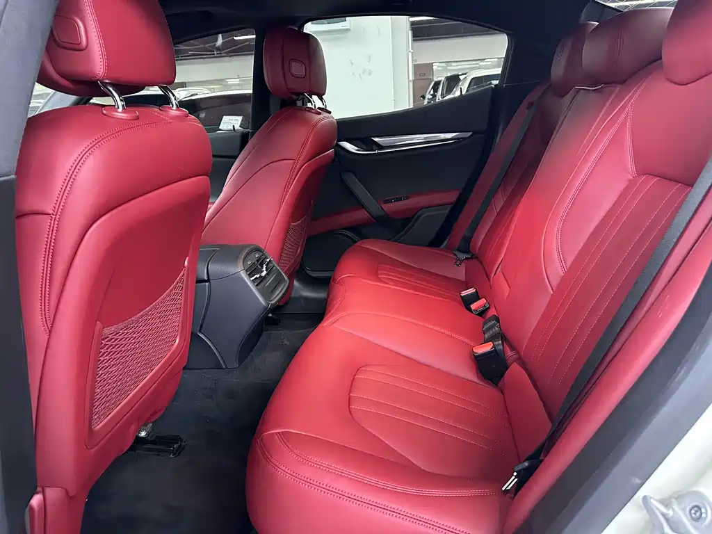 Maserati Ghibli — фото 10