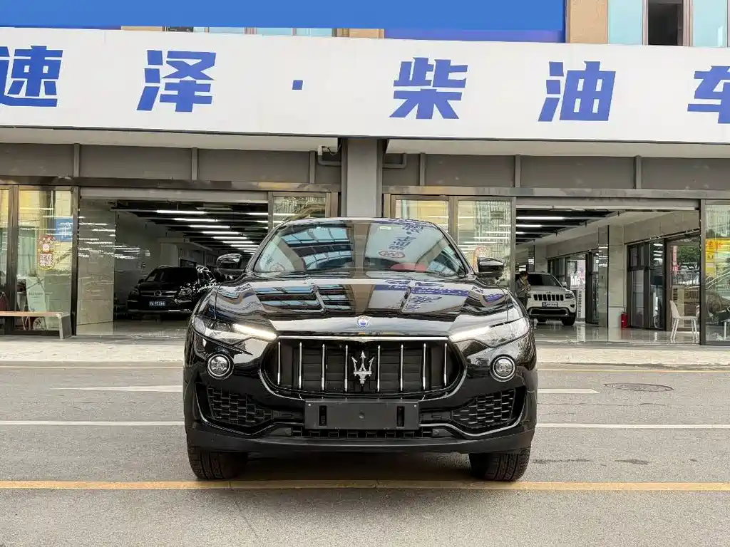 Maserati Levante — фото 2