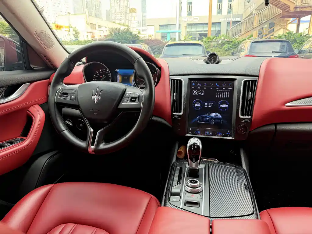 Maserati Levante — фото 13