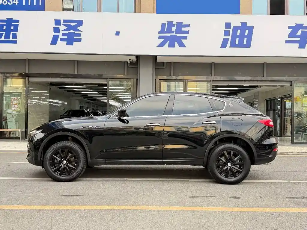 Maserati Levante — фото 4