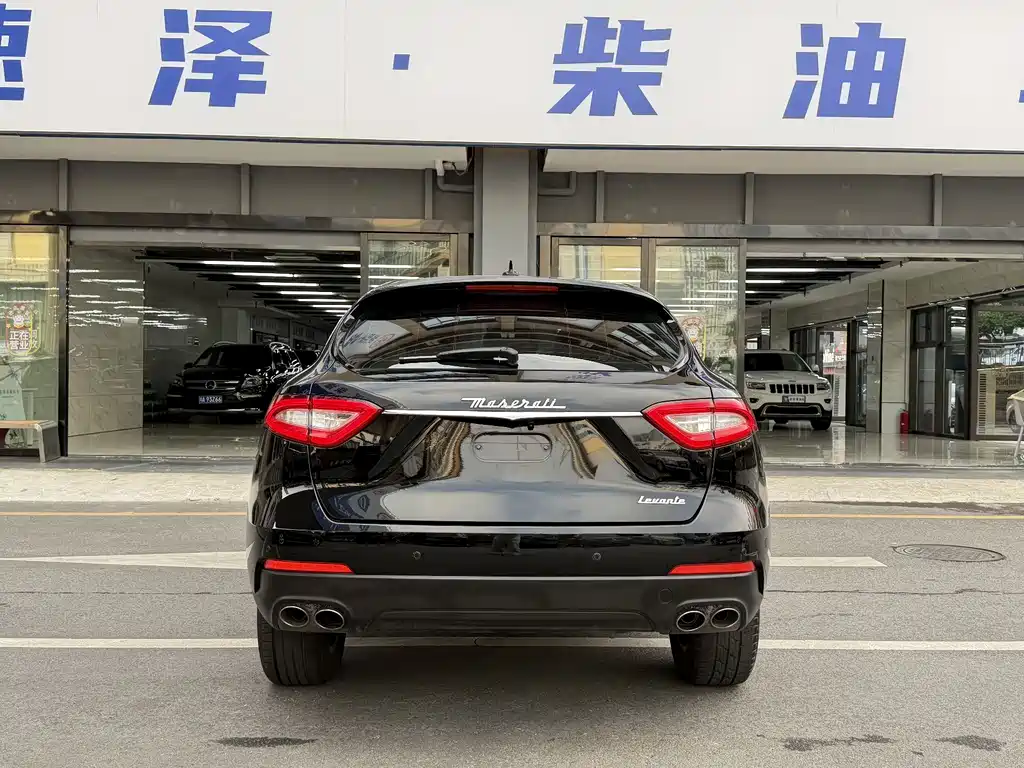 Maserati Levante — фото 6