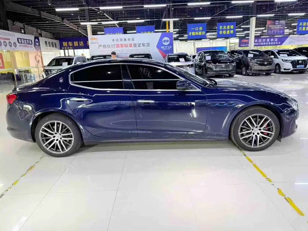 Maserati Ghibli — фото 11