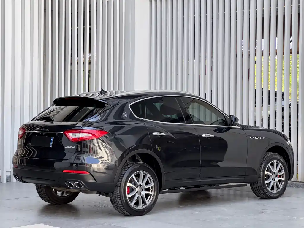 Maserati Levante — фото 4
