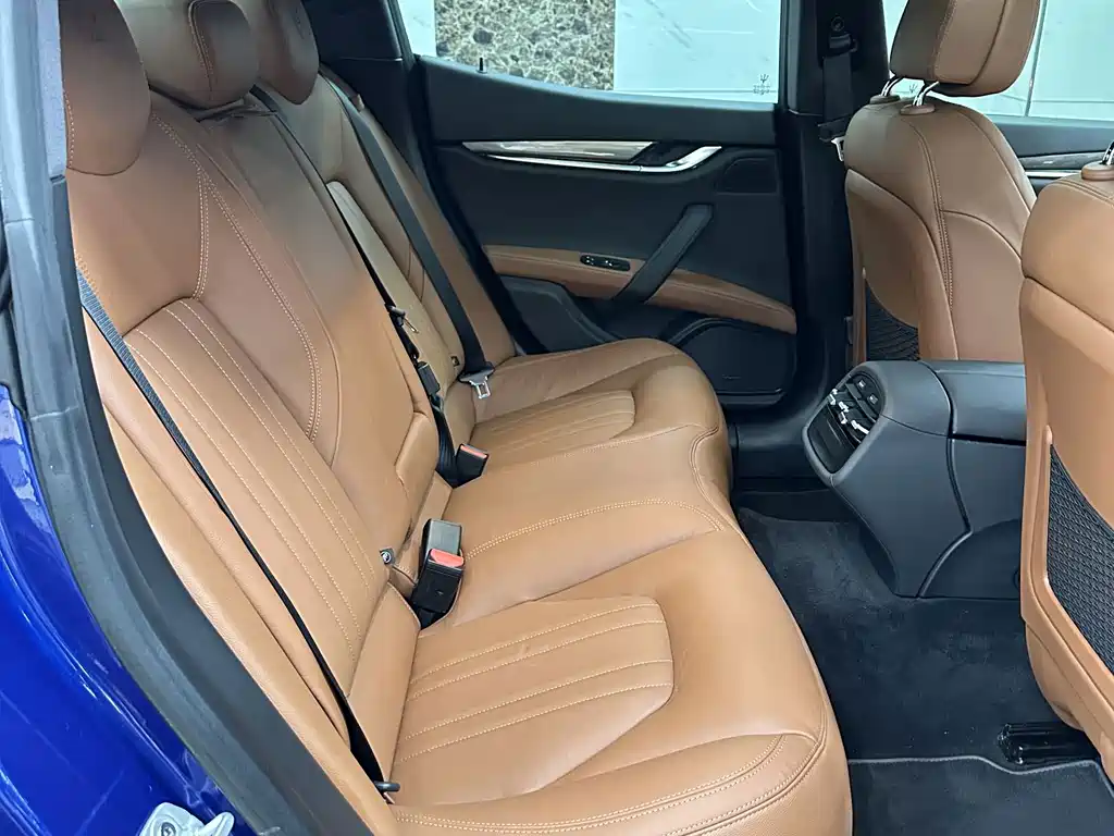 Maserati Ghibli — фото 11